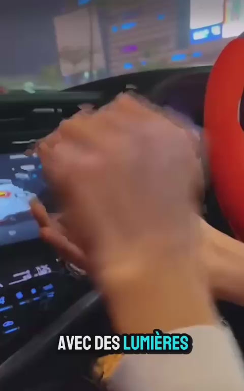 Prix : 4 à 5000f au lieu de 10000f . 

Lampes LED adhésives sans fil pour voiture, éclairage d’ambiance pour toit et pieds , éclairages LED intérieur de voiture , lumière tactile magnétique.