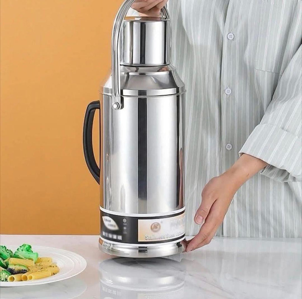 Prix :  9000f au lieu 18000f.        C'est le moment d'en profiter, commande vite pour réserver la vôtre. Thermos qui permet de leau garder de l'eau chaude pendant 2 à 3 jours . Description : mesure 3,2 litres , acier inoxydable et très solide.