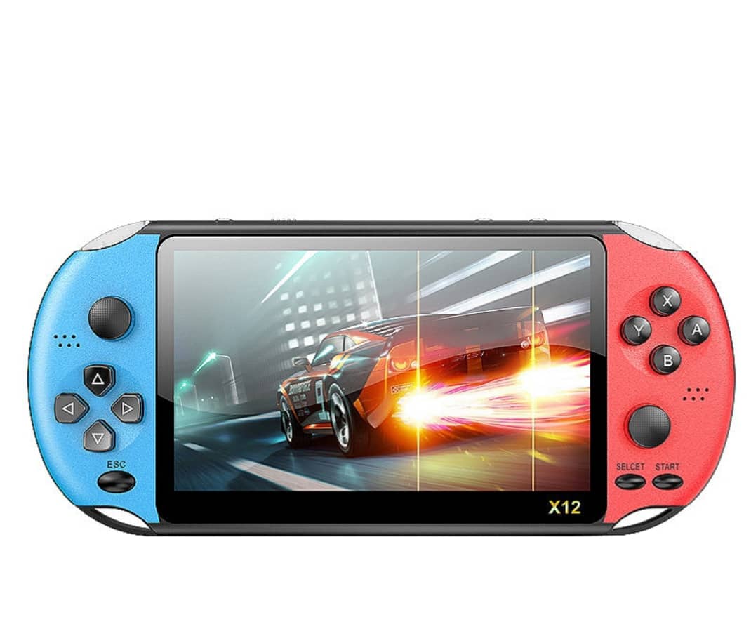 Console de jeux x12. Portable, puissante et pleine de nosta. Plus de 3500 jeux intégrés, les classiques de votre enfance ( PS1 ,NES , Game ,batterie 1800mAh ( rechargeable via USB ,musique, bleuthooth connecté.