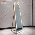 Prix : 34000f au lieu 68000f.       Formez votre espace avec ce magnifique miroir arque à LED ,emprunte , alliant design contemporain et praticite . Parfait pour une chambre ou un salon ,il offre un éclairage doux et uniforme grâce a sa bordure lumineux.