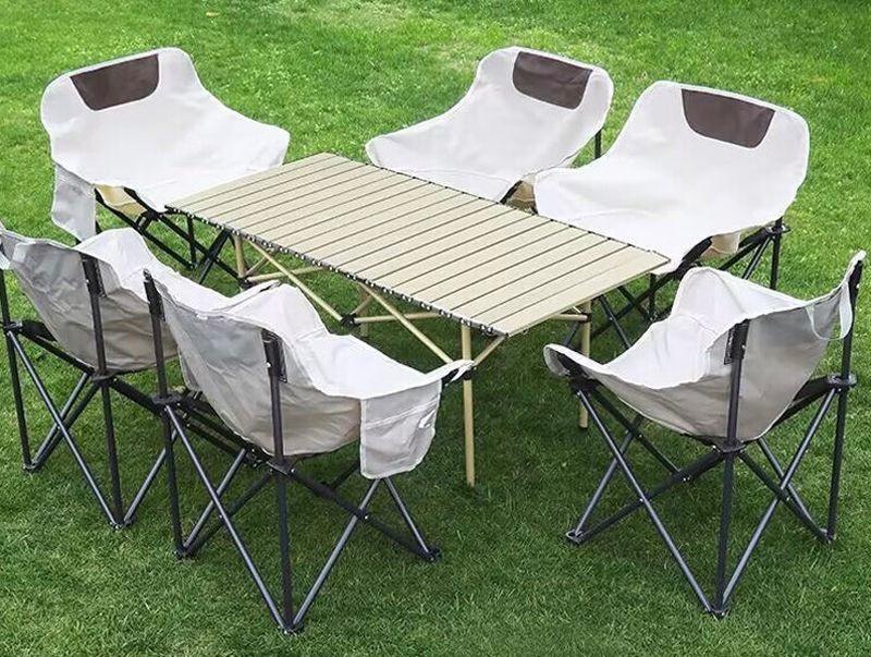 Chaise de camping Promo imbattable. Table + 6 chaises ( 7 pièces / ensemble) .            Robuste et légère, idéal pour pique nique ,jardin , facile à plier et transporter.