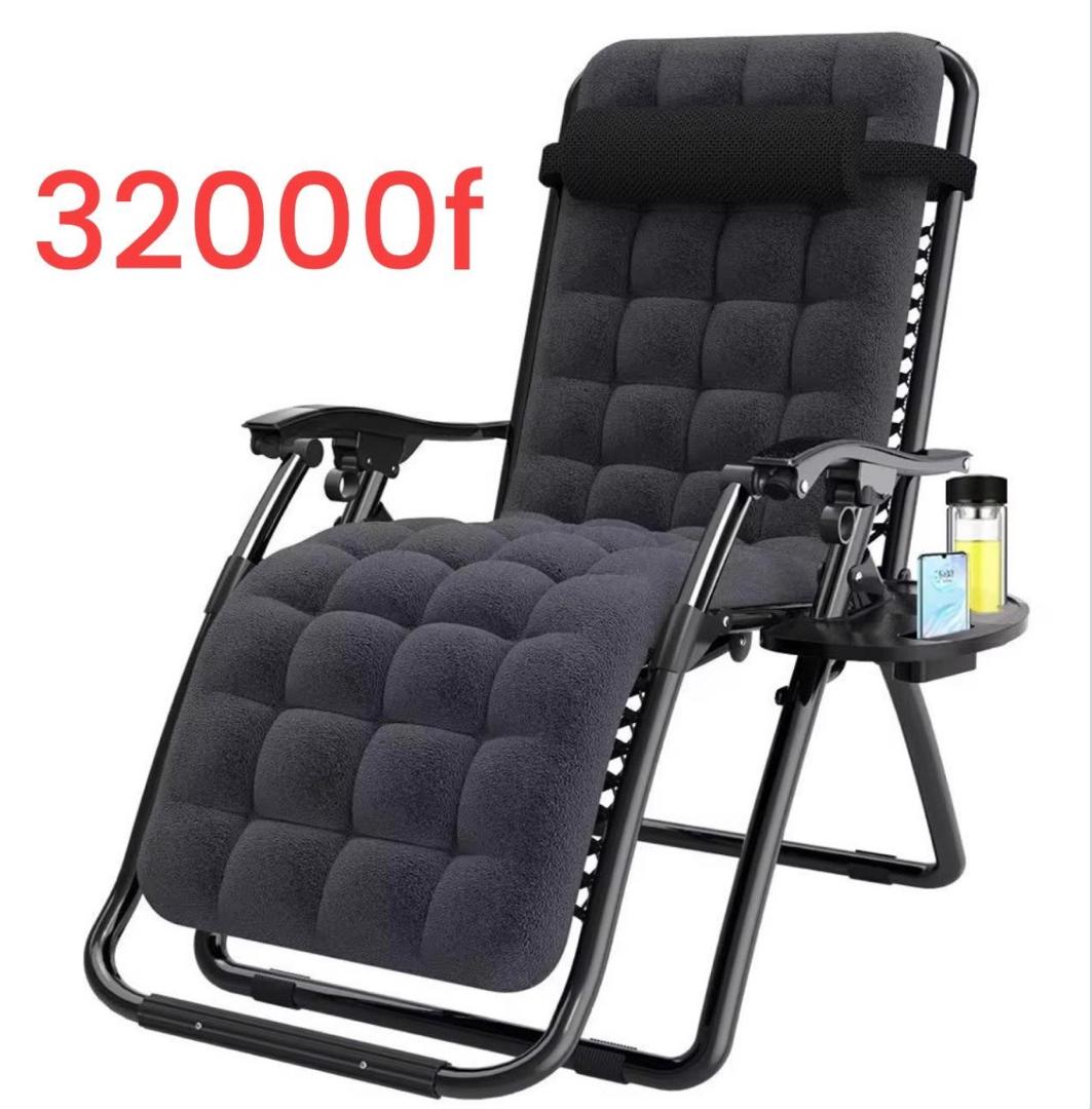 Prix : promo 32000f au lieu de 68000f

☑️ chaise pliante orthopédique avec mousse , relaxe , confortable à l’emploi.

Facile à ranger grâce à leur design pliable 
Solide, et pratique et pose café .
Camping et pour la famille.